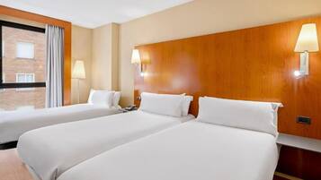 In-room safe, soundproofing, free WiFi