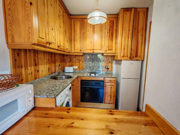 Fridge, microwave, oven, toaster - Flat Falcó 1 very bright Vall de Boí (Caldes de Boi)