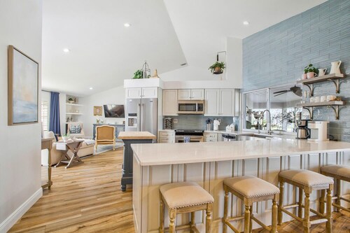 Charming 3-bedroom waterfront home with pool