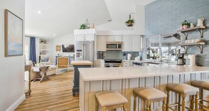 Charming 3-bedroom waterfront home with pool