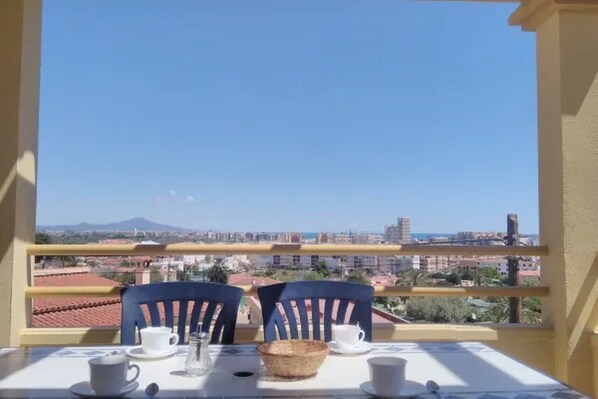 Outdoor dining - Mercury (Peniscola)