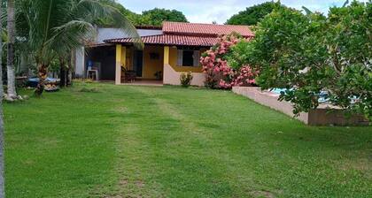 Casa Praia Guaibim Valença BA Cozy, furnished, internet, 50 meters from the beach.