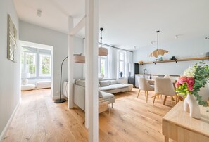 ดีลักซ์อพาร์ทเมนท์ | 3 ห้องนอน, เตารีด/โต๊ะรีดผ้า, Wi-Fi ฟรี