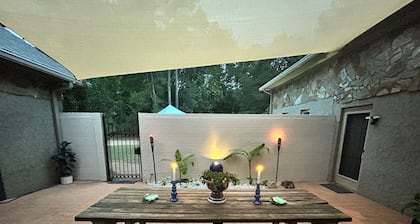 WOODLAND APARTMENT - An open concept 1-bedroom in charming Travelers Rest