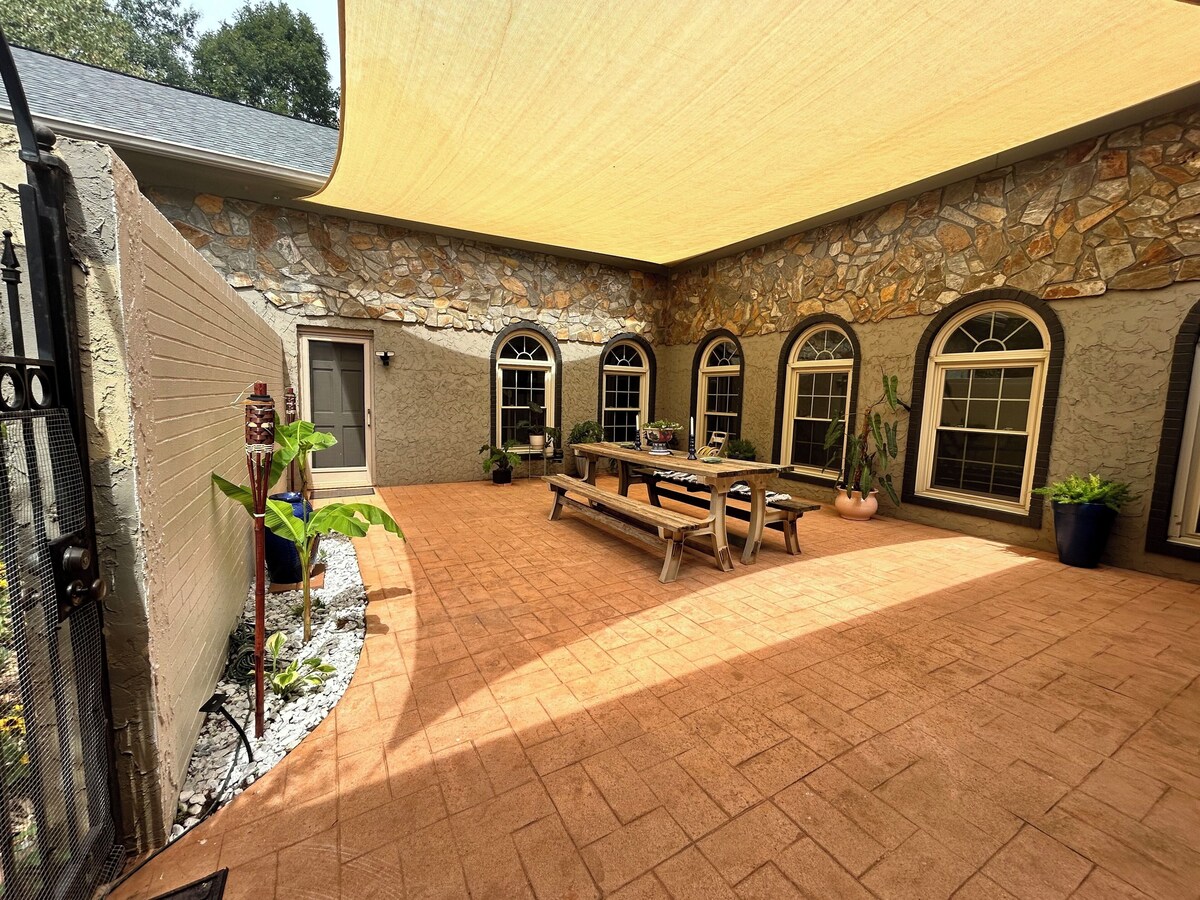 Photo 26 of WOODLAND APARTMENT - An open concept 1-bedroom in charming Travelers Rest