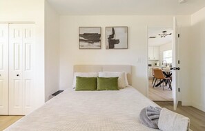 3 chambres, bureau, fer et planche à repasser, Wi-Fi gratuit