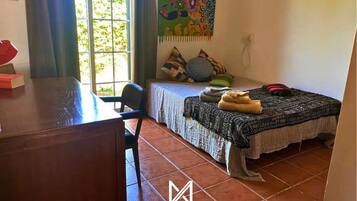 Family Townhome | 1 bedroom, iron/ironing board, free WiFi