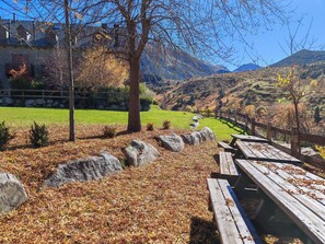 Property grounds - Flat with private garden and cosy Puig Falcó 2 Vall de Boí (Caldes de Boi)