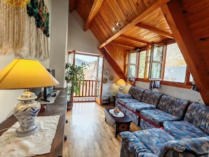 Living area - Duplex Muntanyó 2 with balcony and views of the mountain Vall de Boí (Caldes de Boi)