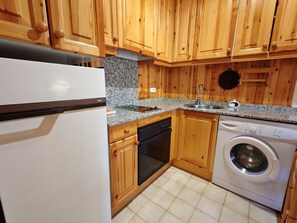 冷蔵庫、電子レンジ、オーブン、トースター