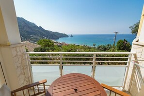 Property grounds - Mazis Apartments (Corfu)