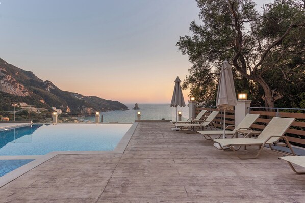 Piscina a l'aire lliure 