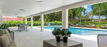 Family Fun House w/ Pool, Games, Sports & BBQ