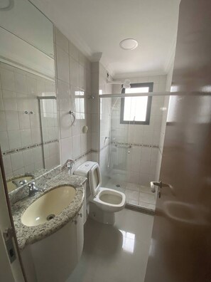 Apartment, 1 Bedroom | Bathroom - Apartment 4 People Relax Espirito Santo Brasil City Center Near Praja (Rio Bananal)