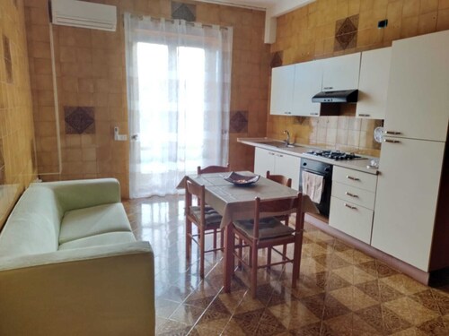 NUNZIA HOME INDEPENDENT APARTMENT 90 SQM. WITH BALCONY