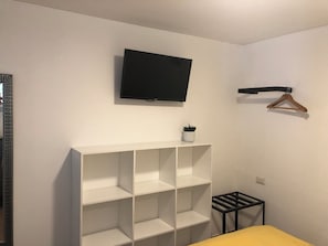 1 habitación, wifi y ropa de cama