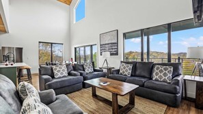 TV connectée, cheminée, jeux vidéo