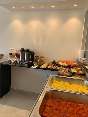 Free daily buffet breakfast - Pousada Maritimar (Maragogi)