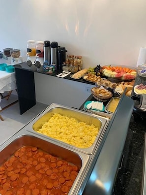 Free daily buffet breakfast  - Pousada Maritimar (Maragogi)