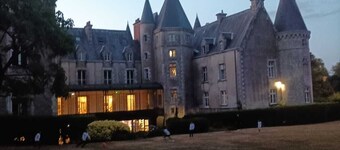 6-person apartment in Trédion castle