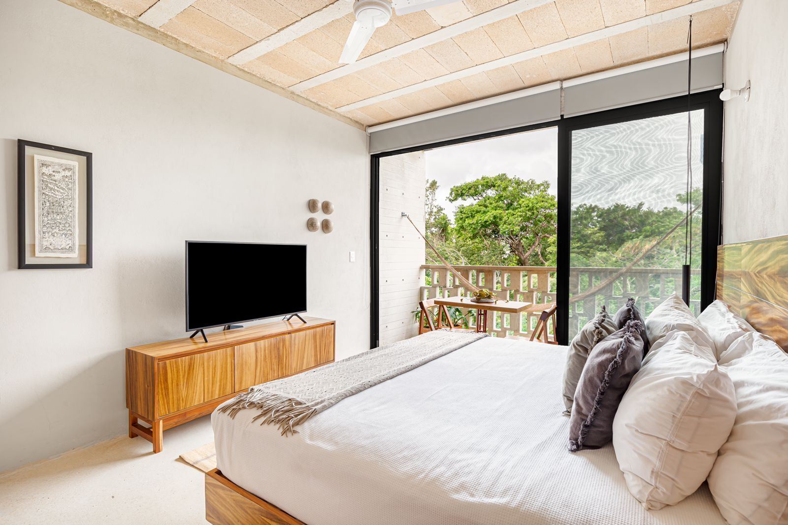 1 habitación, tabla de planchar con plancha y wifi gratis 