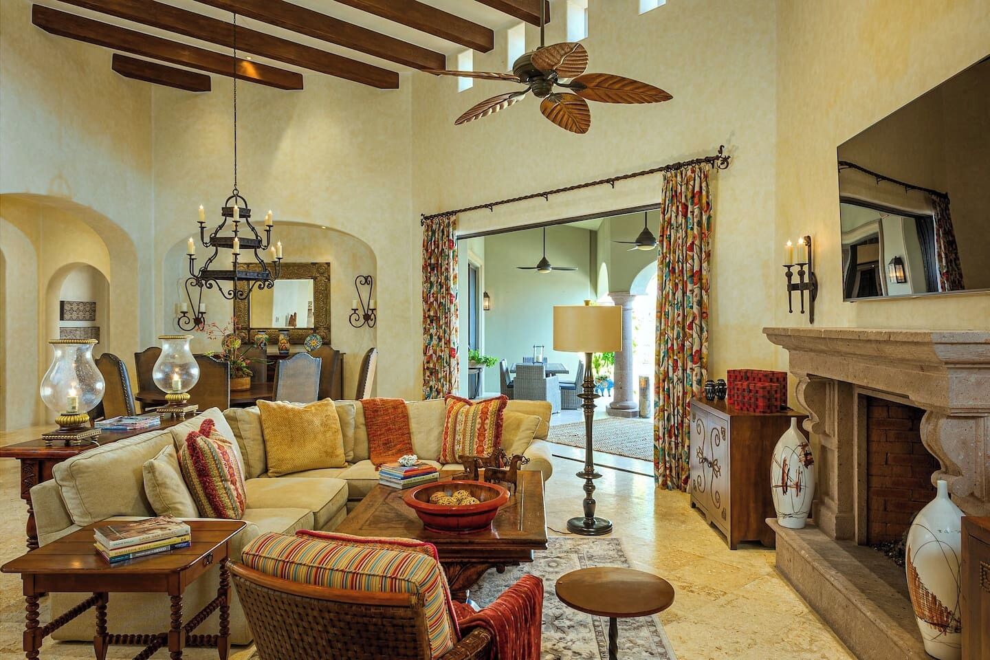 المنشأة من الداخل