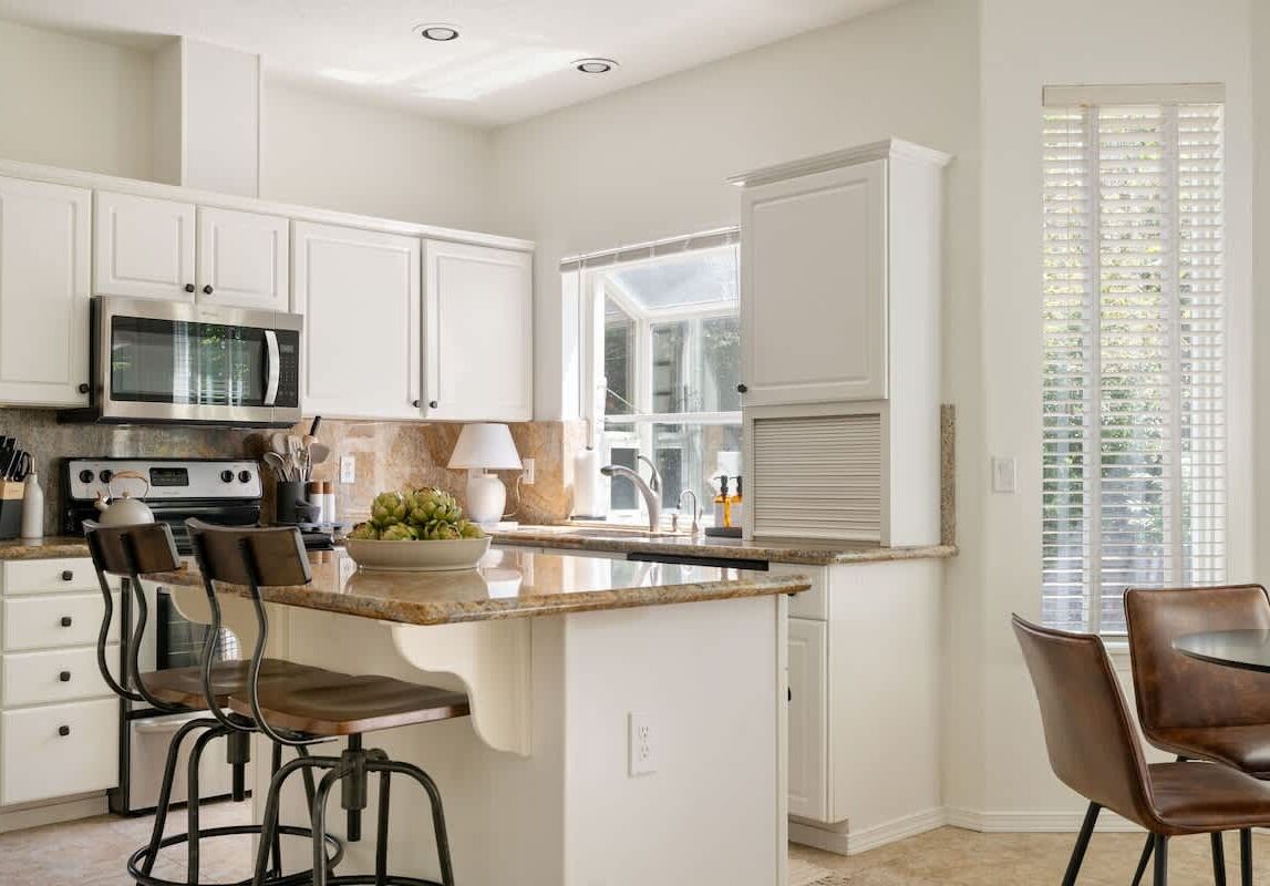 冰箱、微波炉、烤箱、炉灶