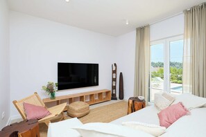 Villa (4 Bedrooms) | Living room | 108-cm TV with cable channels - Hedera Estate, Villa Hedera Xviii (Zupa dubrovacka)