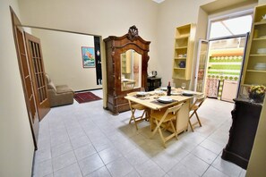 Leilighet | Eget kjøkken | Høy barnestol