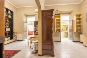 Living area - De Angelis Central House (Sanremo)