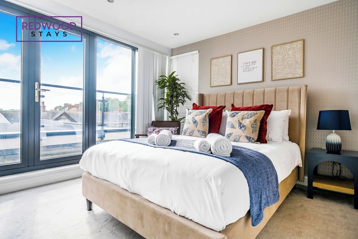 Deluxe appartement, 2 slaapkamers, balkon | 2 slaapkamers, een strijkplank/strijkijzer, gratis wifi, beddengoed