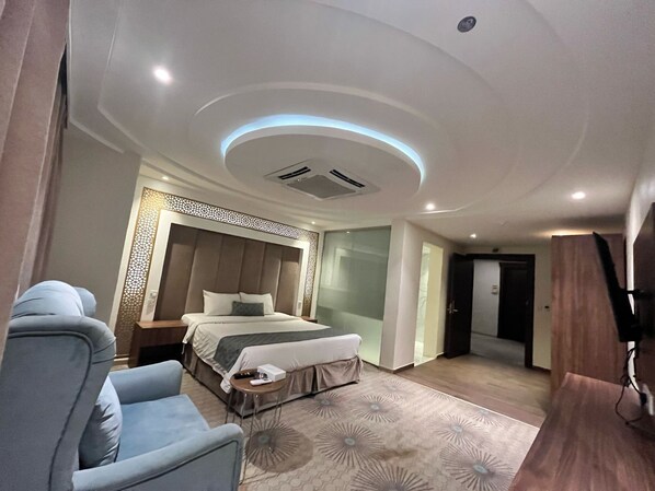 Classic Studio Suite | Iron/ironing board, free WiFi, bed sheets - Holiday Plus Al Salamah (Jeddah)