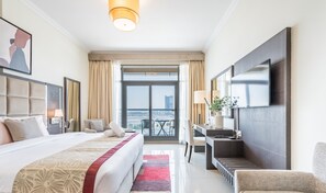 Cofres nos quartos, ferros/tábuas de passar roupa, Wi-Fi de cortesia