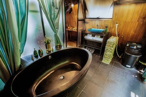 Bathroom - Naa Noi Puluong (Ba Thuoc)