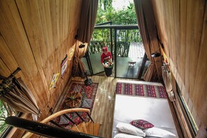 Family Quadruple Room | Minibar, individually decorated, desk, laptop workspace - Naa Noi Puluong (Ba Thuoc)