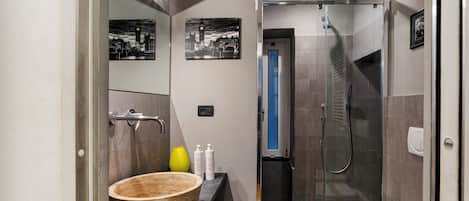 Apartment | Bathroom