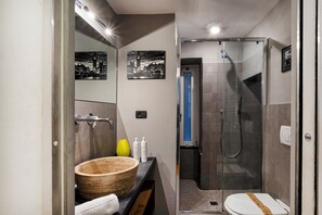 Apartment | Bathroom - Alle Mura del Molo Apartment  (Genoa)