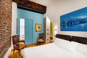 Apartment | 2 bedrooms, iron/ironing board, cribs/infant beds, free WiFi - Alle Mura del Molo Apartment by Wonderful Italy (Genoa)