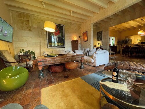 Charming House with Pool, hot tub and Sauna in the Heart of the Saint-Emilion
