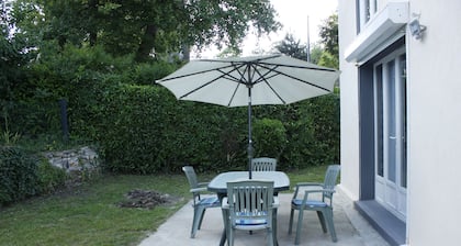 Detached house with garden. Between Paris & Disney. Wi-Fi & Break fast Free
