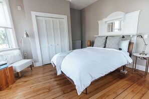 1 dormitorio, tabla de planchar con plancha, wifi y ropa de cama