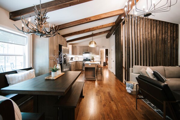 Smart TV, fireplace, video games, offices - Blue Ridge Haven is packed with luxury and family fun including a Hot Tub, Creekside Fire Pit, Game Room, Private Yard with Playset, and Back Deck with Grill. Your stay is owned and managed by a four time AirBnB Superhost. (Blue Ridge)