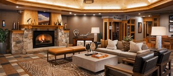 Cozy 1-bedroom/1BA villa, sleeps 4, fireplace, free WIFI & kitchen in Avon