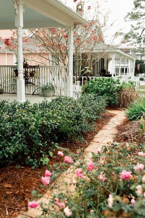 المنطقة المحيطة بالمنشأة