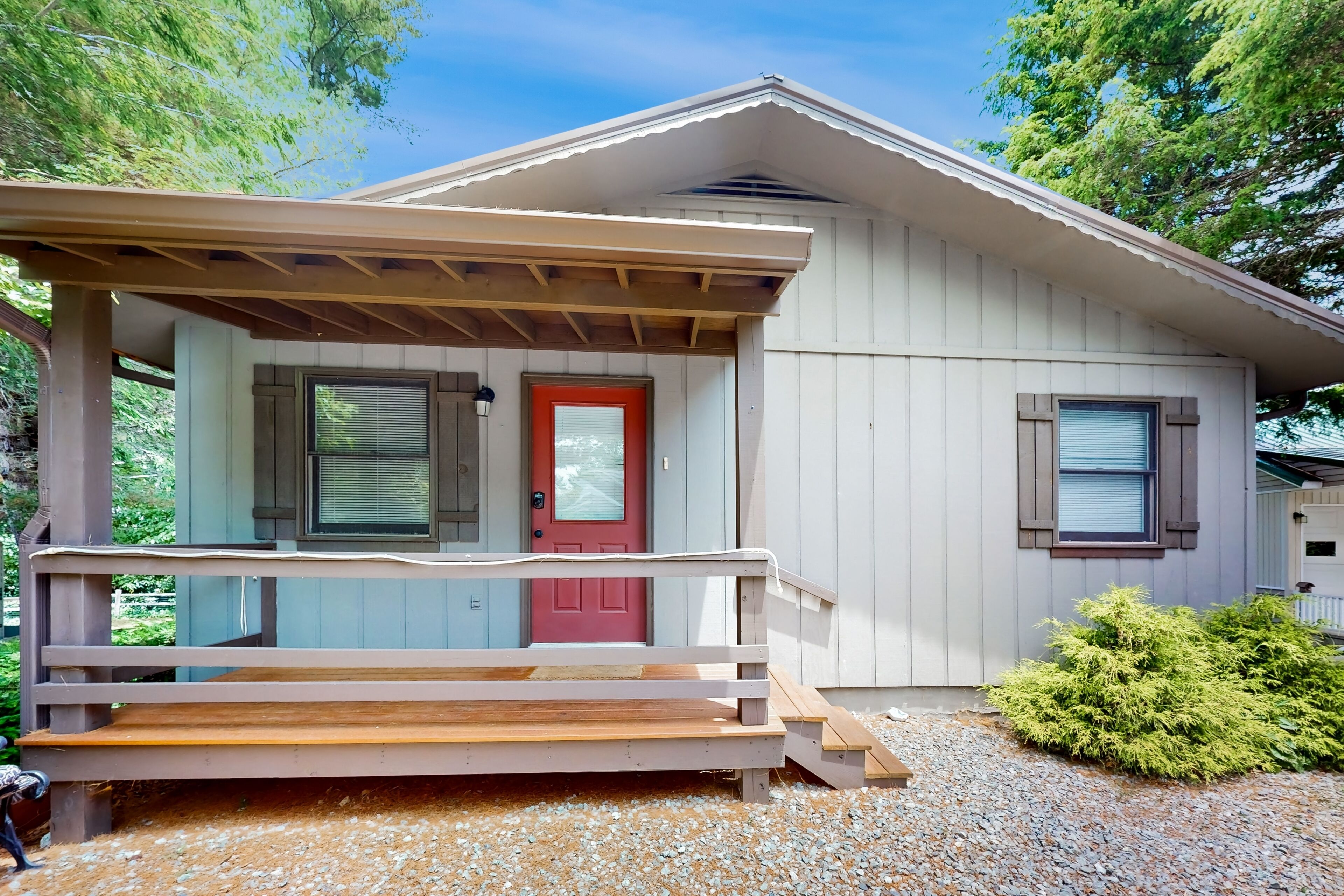 Serene Mountain Retreat in Newland: Your Perfect Getaway!