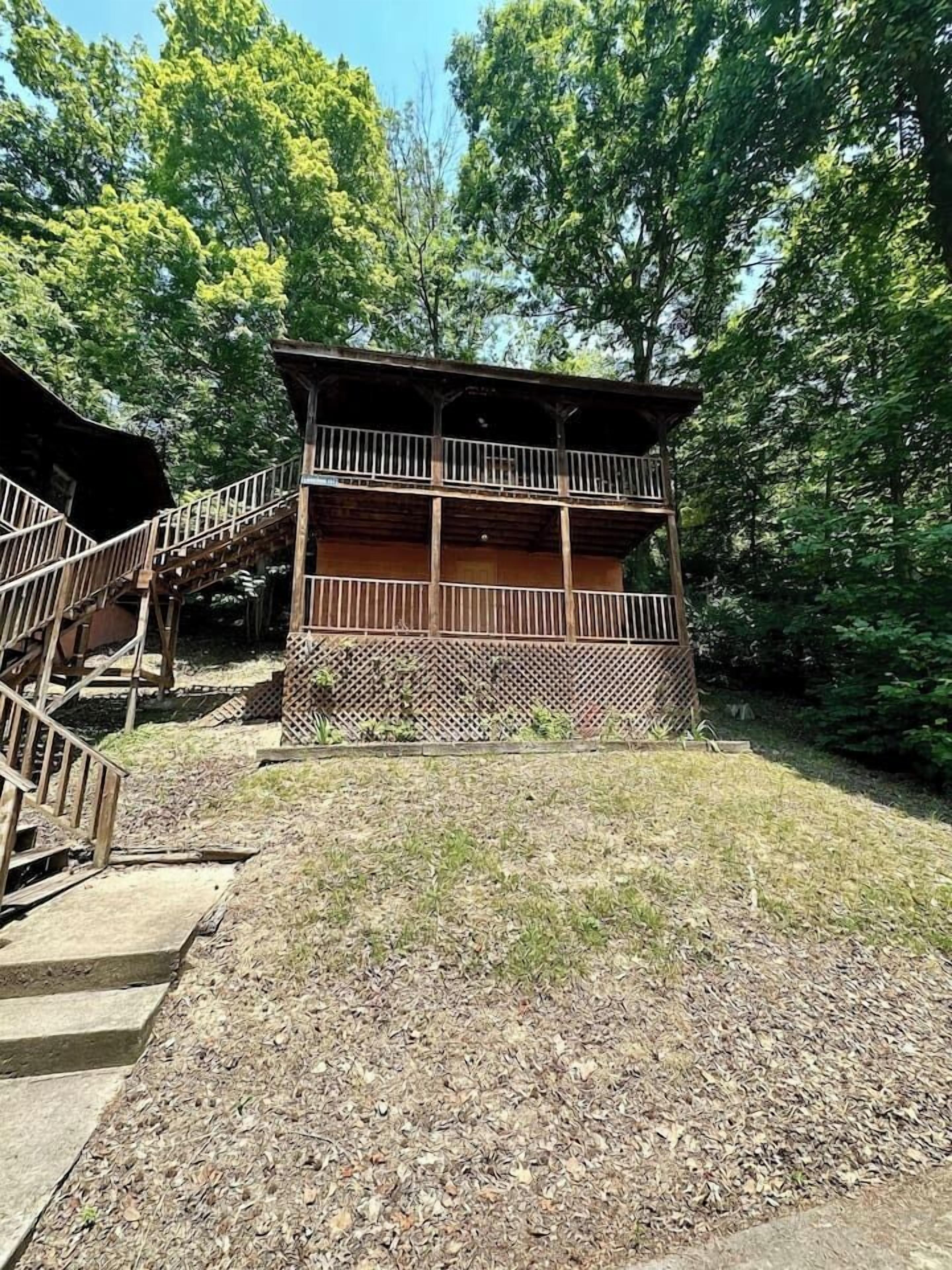 Lake Cumberland Marina-Cabin 102