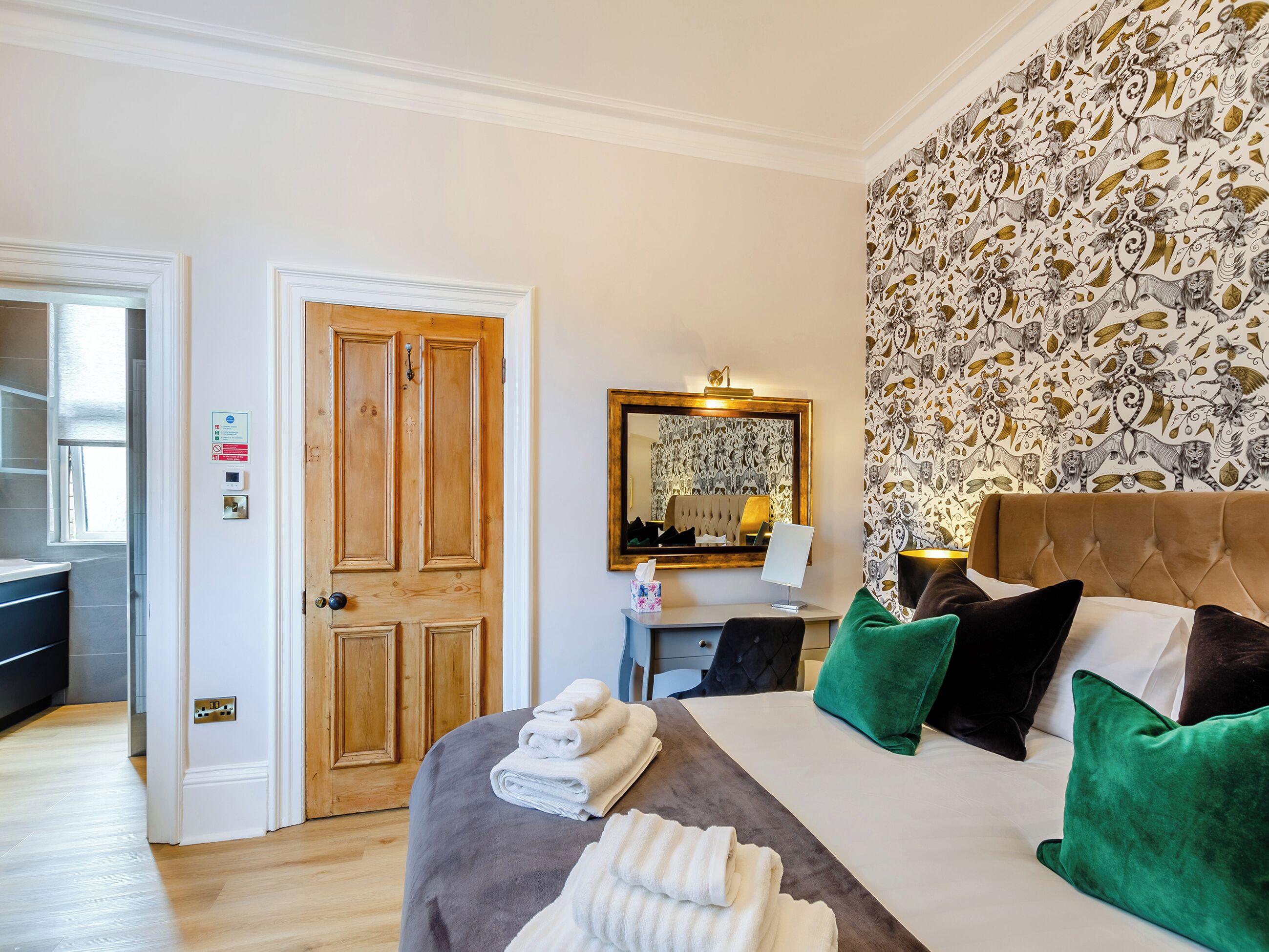 6 bedrooms, free WiFi, bed sheets