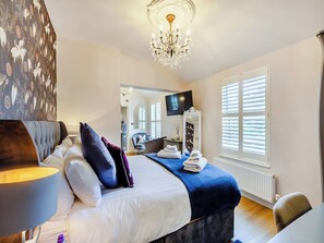 6 bedrooms, free WiFi, bed sheets - 6 bedroom accommodation in York (York)