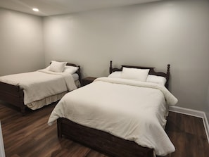 1 chambre, bureau, fer et planche à repasser, Wi-Fi gratuit