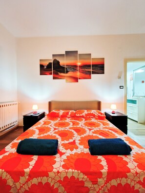 1 chambre, fer et planche à repasser, Wi-Fi, draps fournis